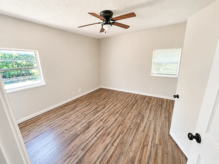 1312 Carol Way — Photo 10