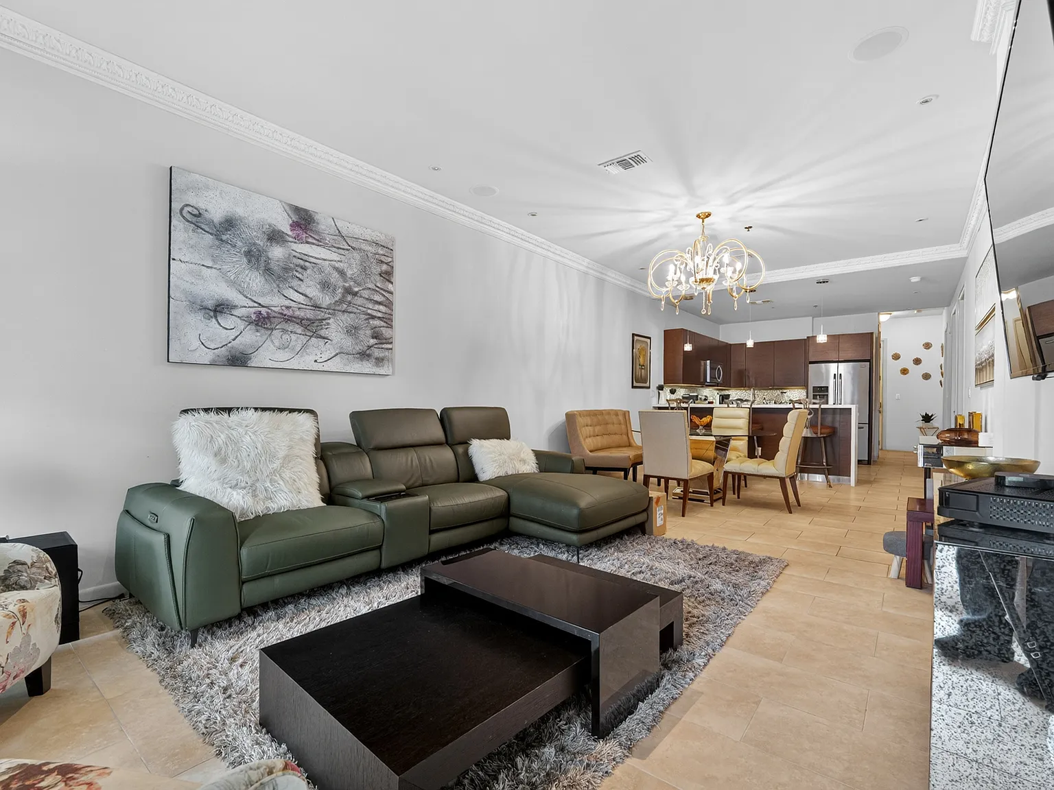 3 bed, 1456 sqft, $2,500 — Photo 1