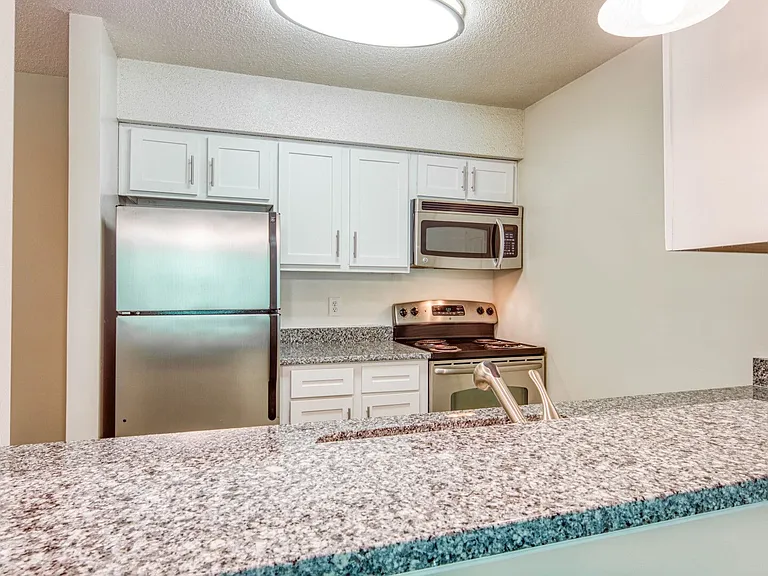 Sherwood Apartment Homes — Photo 11