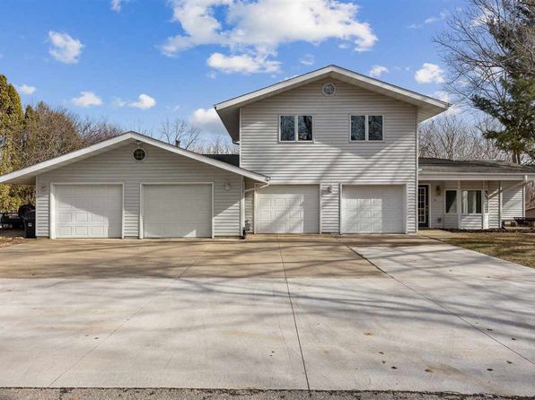 1930 Sunset Dr NE, Solon, IA 52333