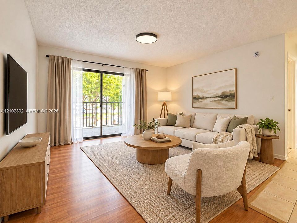 1st image of 560 S Park Rd APT 7-23