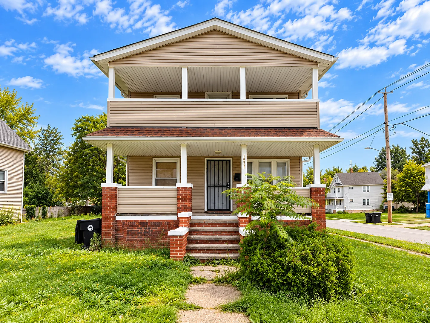 12531 Forest Ave Cleveland Oh 44120 MFH3 .T2 — Photo 1