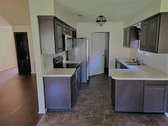 4th image of 7617 Harmony Dr
