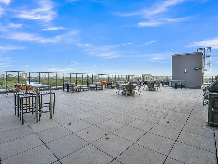 36 Robinson Ave — Photo 12