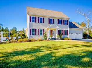 4 Comstock Pl, Rochester, MA 02770