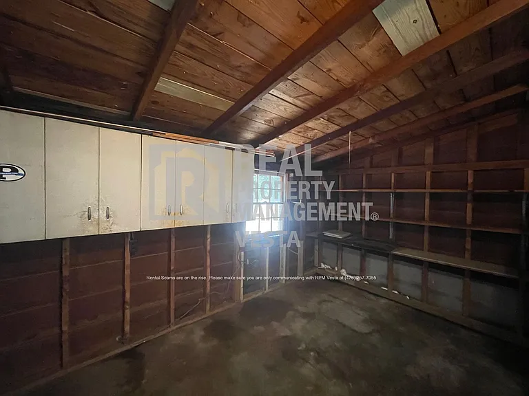 240 Candler Dr — Photo 17