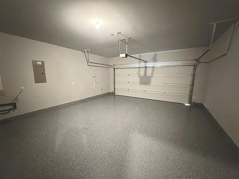 415 Northern Pike Dr — Photo 34