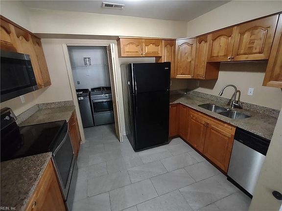 2nd image of 6024 Bradford Dr