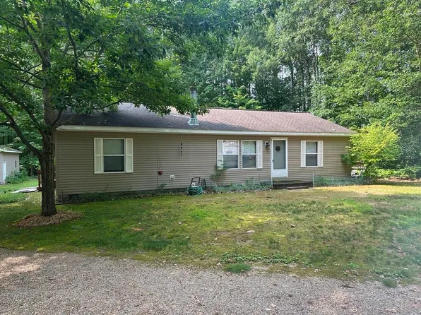 7894 Springwood Lake Rd, Harrison, MI 48625