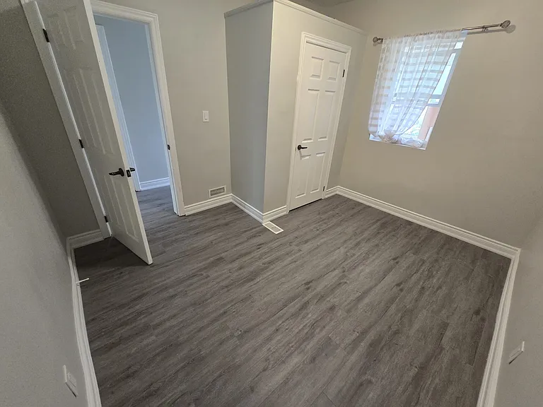 300 Balmoral Ave N #1 — Photo 7