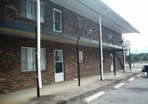 215-217 Ingram Rd — Photo 1
