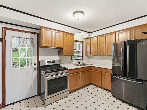 5th image of 69 Chilton Ave