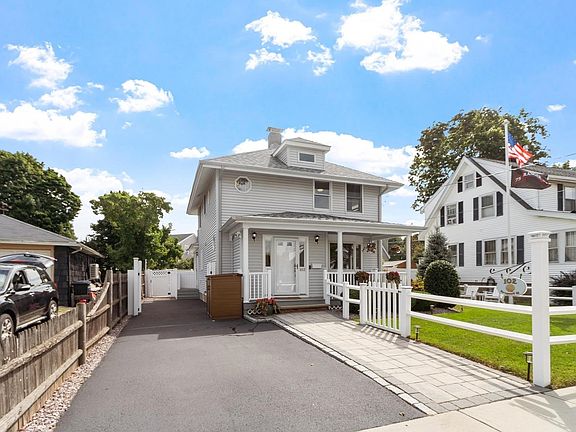 4th image of 102 Narragansett Rd