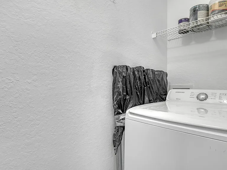 340 Crestwood Cir #302 — Photo 11