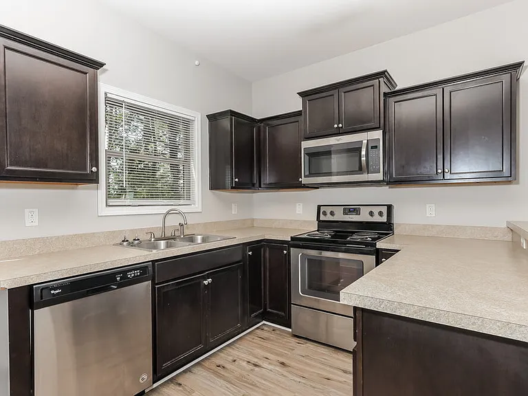 416 Pearl St — Photo 7