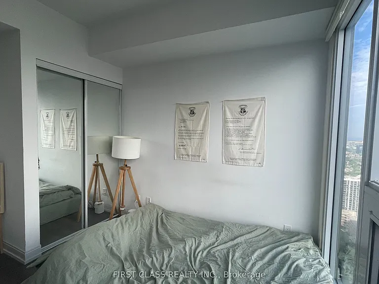 181 Dundas St E #3808 — Photo 11
