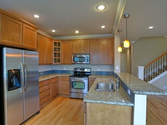 5th image of 123 Cedar St #End