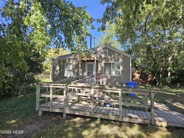 508 1st Ave N, Lake Norden, SD 57248