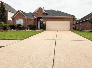 10114 Willow Crossing Dr, Houston, TX 77064