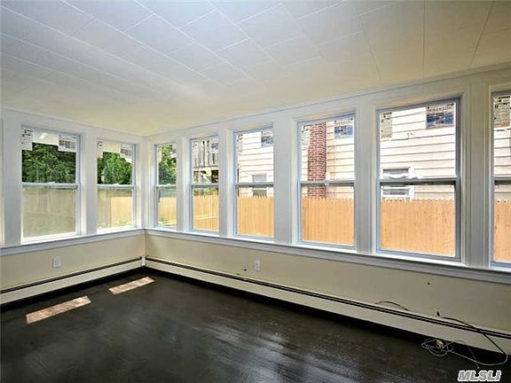 5th image of 2033 Beech St
