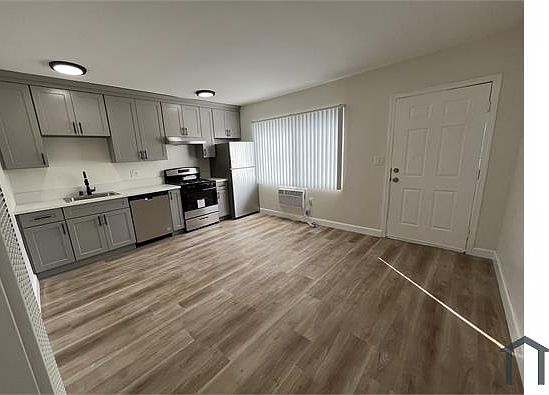 1st image of 13612 Avalon Blvd