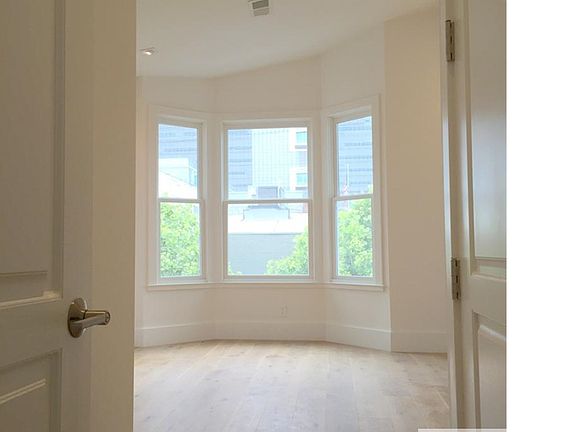 2nd image of 615 Minna St APT D