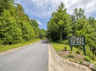 78 E Splitrail Dr, Hendersonville, NC 28792
