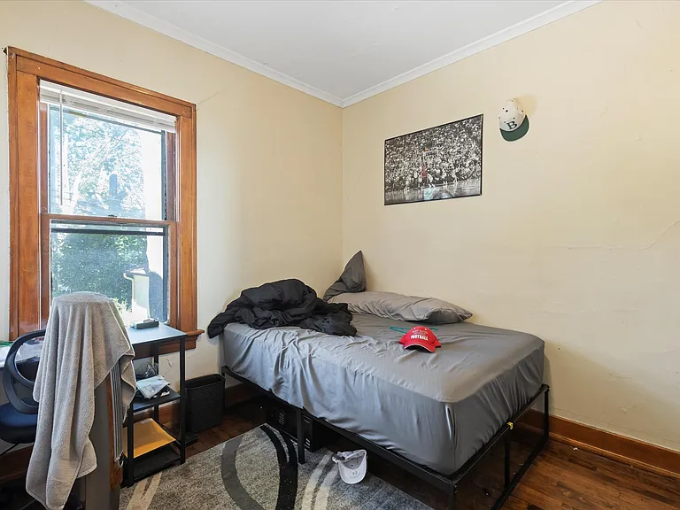 2745 N Frederick Ave — Photo 14