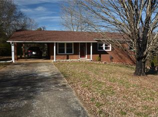 2738 Tiffany St, Conover, NC 28613
