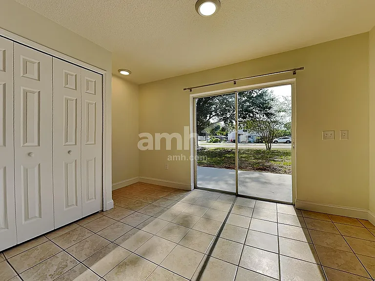 1019 Brenton Leaf Dr — Photo 5