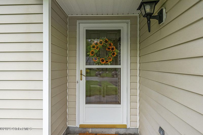 3rd image of 1045 Laural Lane