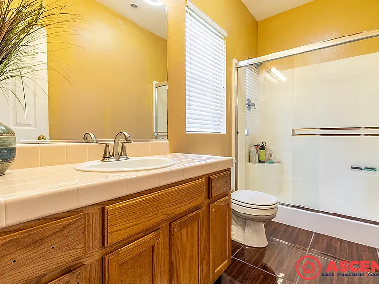 1810 Martinho Ave — Photo 17