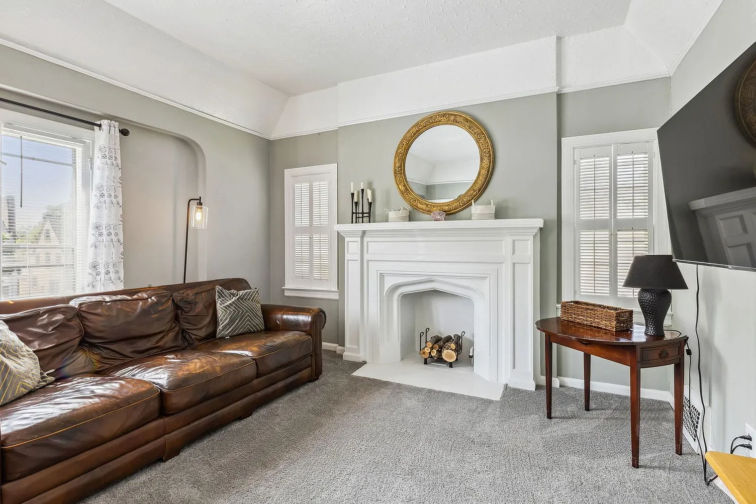 3 bed, 2.0 bath, 1991 sqft, $2,432 — Photo 3