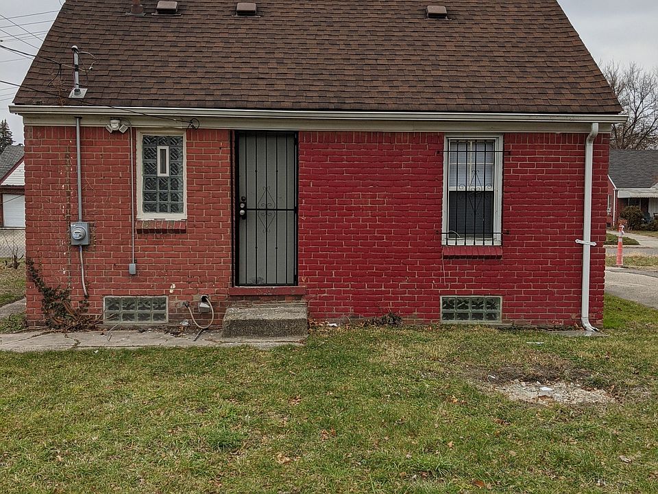 2nd image of 19930 Revere St