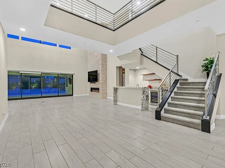 65 Garibaldi Way — Photo 32