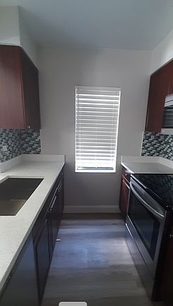 4th image of 16845 Le Clare Shores Dr
