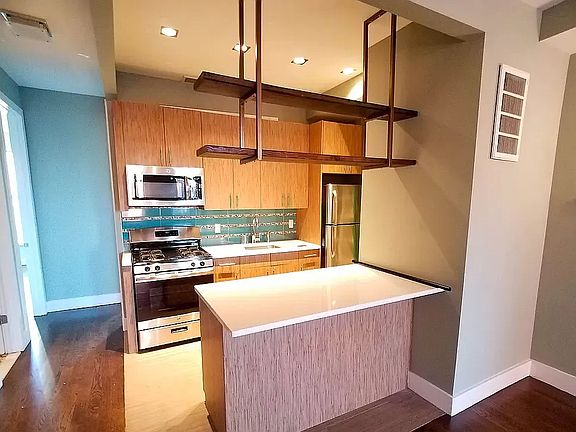 2nd image of 15 Brooklyn Ave #2B