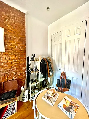 Rented by Pear NYC LLC | media 27