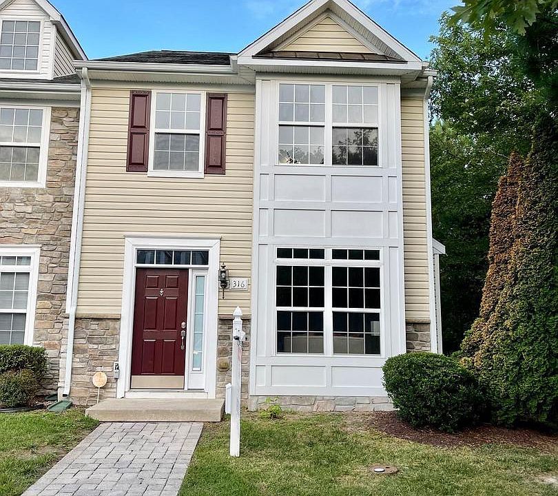 1st image of 316 Old Squaw Ct