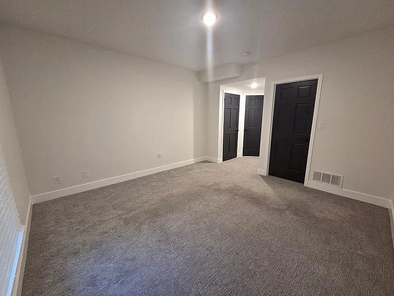 2301 Grant Ln — Photo 58