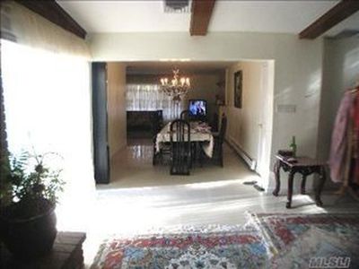 27 Bentley Rd, Great Neck, NY, 11023