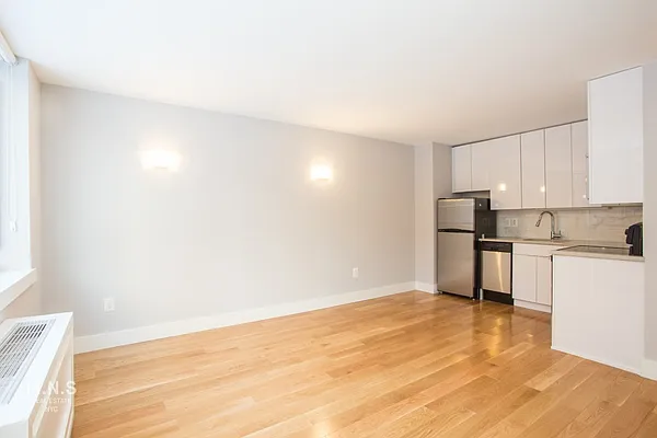 Rented by MNS | media 2