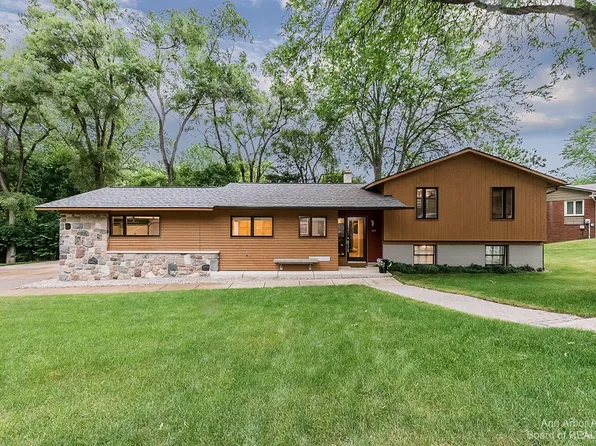 460 Pine Brae St, Ann Arbor, MI 48105