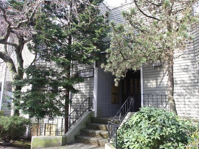 2327 Yale Ave E, Seattle, WA, 98102