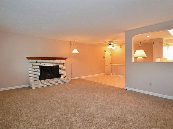 3rd image of 23318 E Joseph Ave