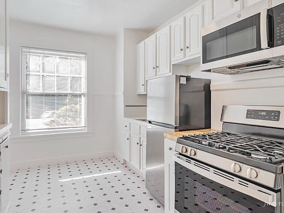 2nd image of 2550 Fulton St APT 4