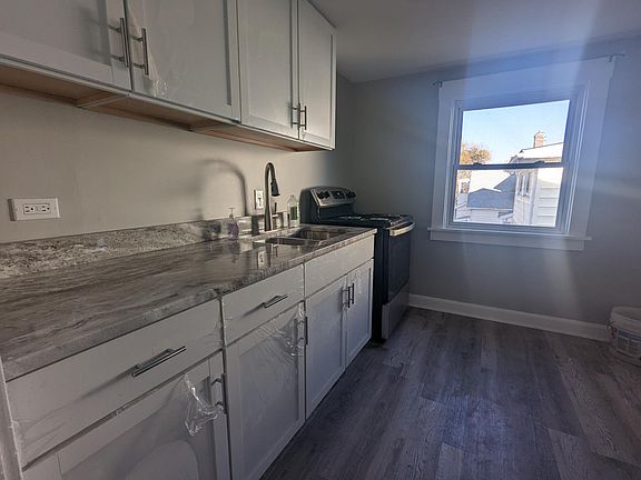 4th image of 10816 Governor Ave #2
