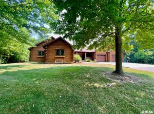 16578 Grandview Dr, Petersburg, IL 62675