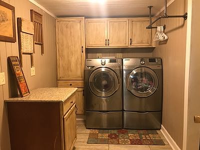 3rd image of 305 N Pine St