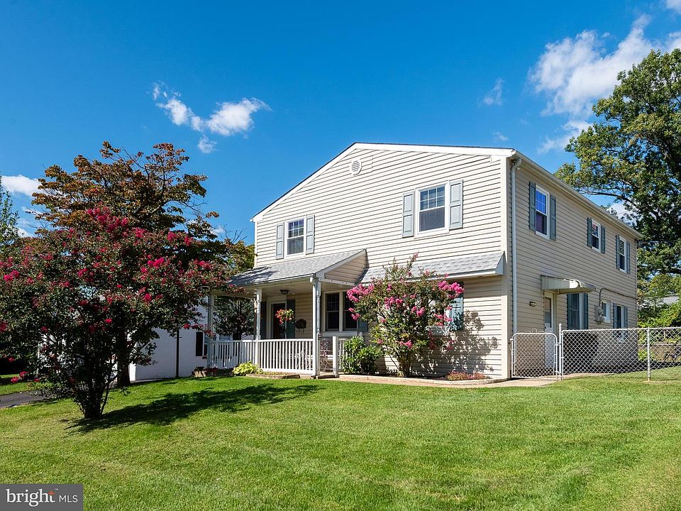 1st image of 9818 Woodfern Rd